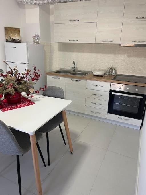 Spacious In Luxury Apartament *
